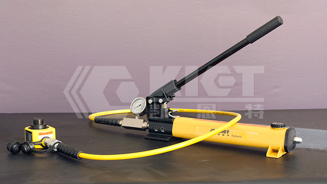 超薄型多级液压千斤顶操作演示